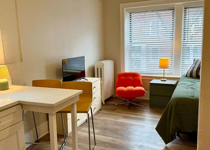 Well Located On The Red Line Appartement *